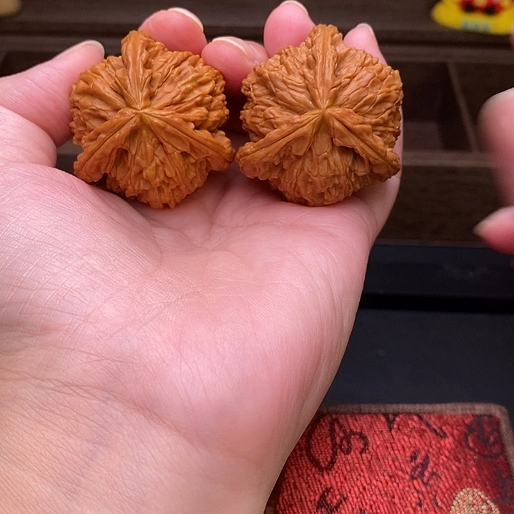 y***1把件文玩核桃白奔