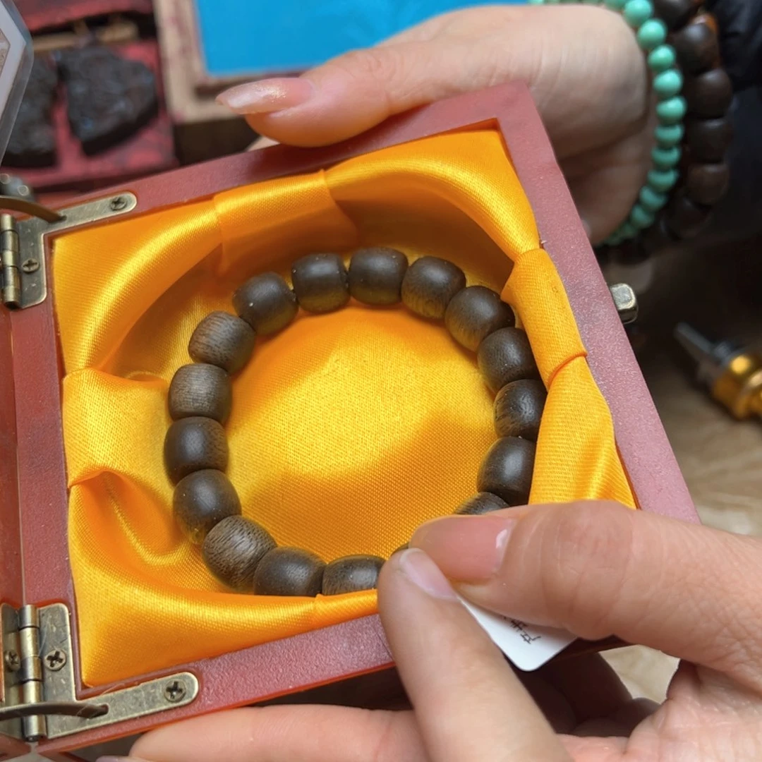 大叶紫檀（黑酸枝木类）