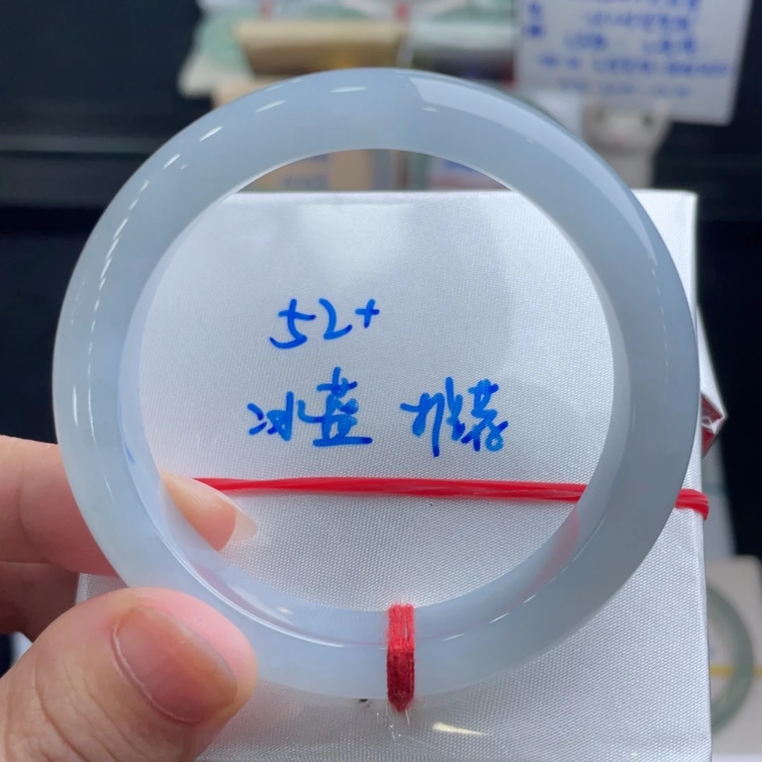 翡翠手镯未镶嵌翡翠手镯