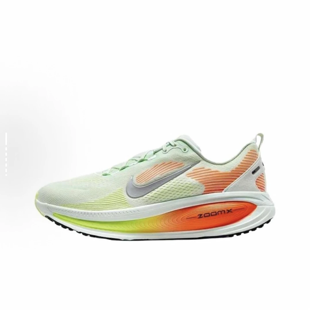 NIKE/耐克男子绿橙色 Vomero 18 低帮运动跑鞋HM6803300