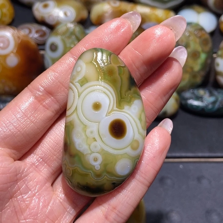 【闪购商品】未镶嵌玛瑙/玉髓珠宝奇石s s