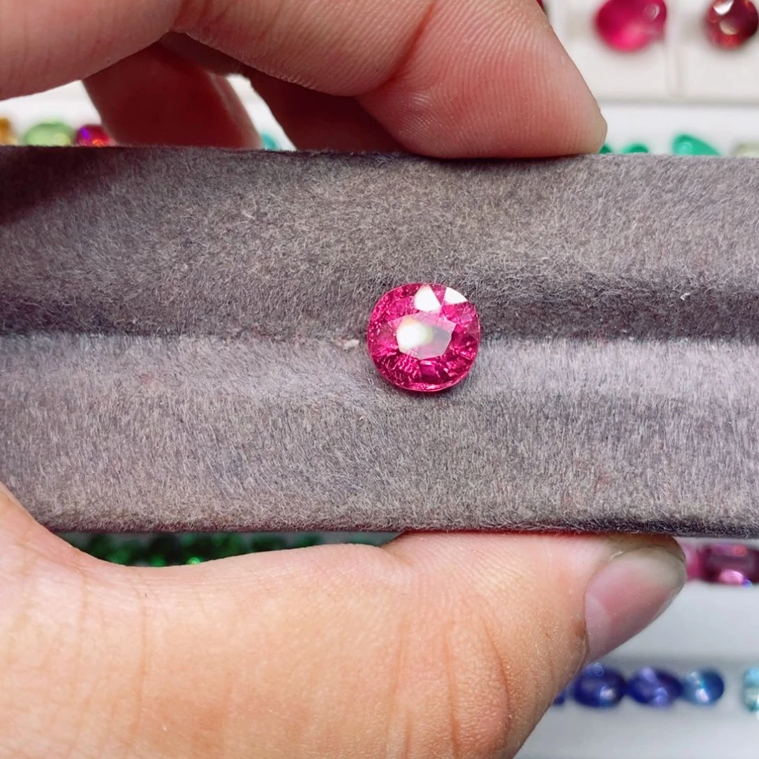 碧玺裸石未镶嵌卢比来3.5克拉