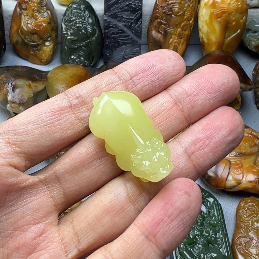 和田玉未镶嵌挂件