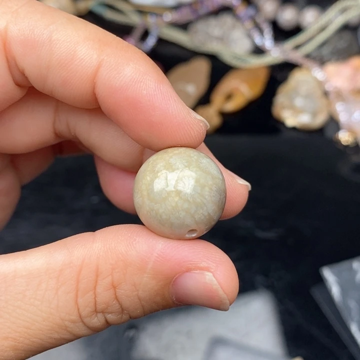 硅化珊瑚（珊瑚玉）手镯未镶嵌