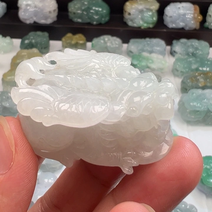 颈饰未镶嵌翡翠貔貅