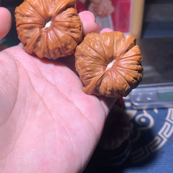 郑***鲤文玩核桃吊坠南瓜墩有色差