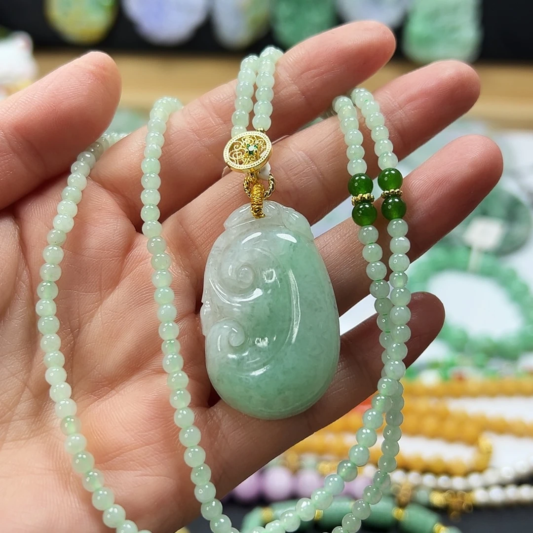 翡翠未镶嵌颈饰吊坠