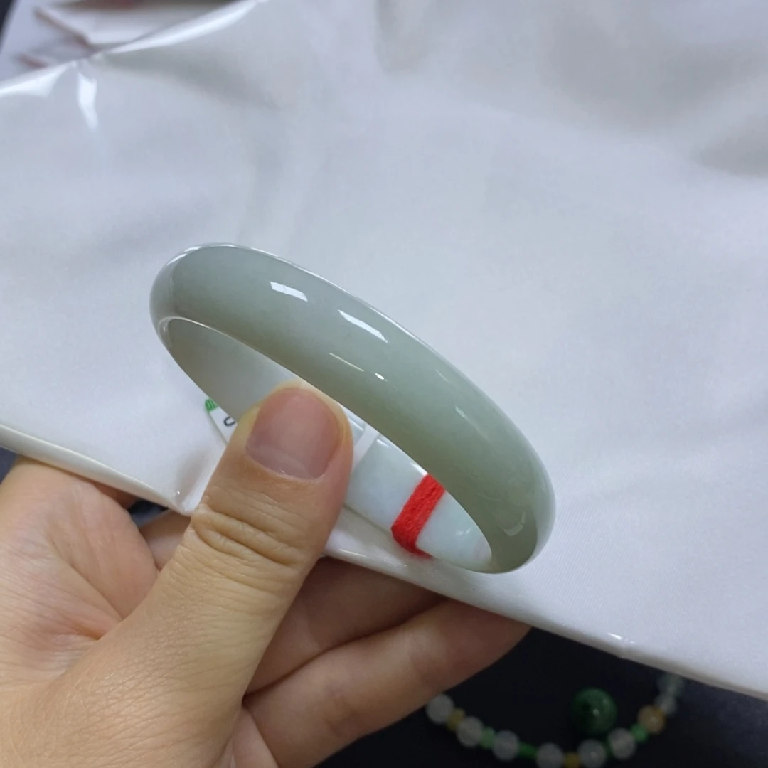 翡翠手镯未镶嵌贵妇54