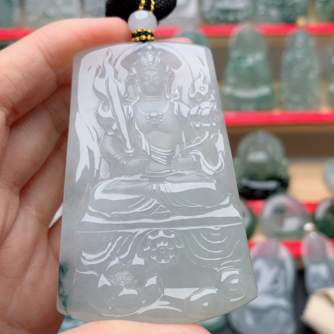 翡翠未镶嵌颈饰虚空