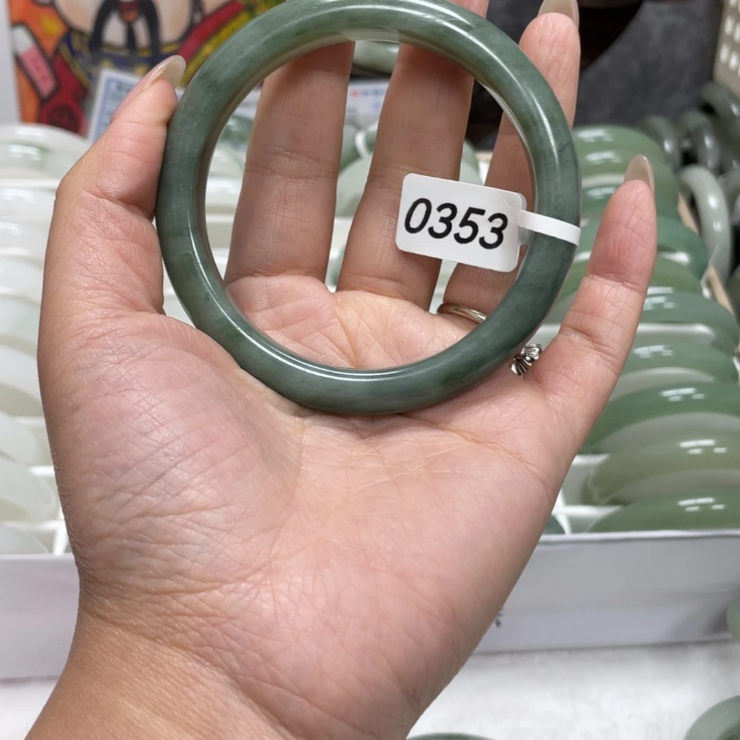 石英质玉未镶嵌手镯0353