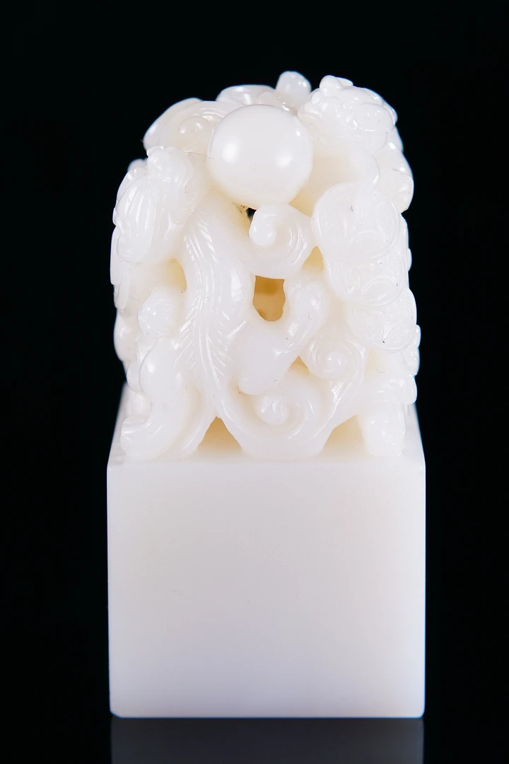 精品寿山石高山猪油白 尺寸3.8-7.6cm 净重195g