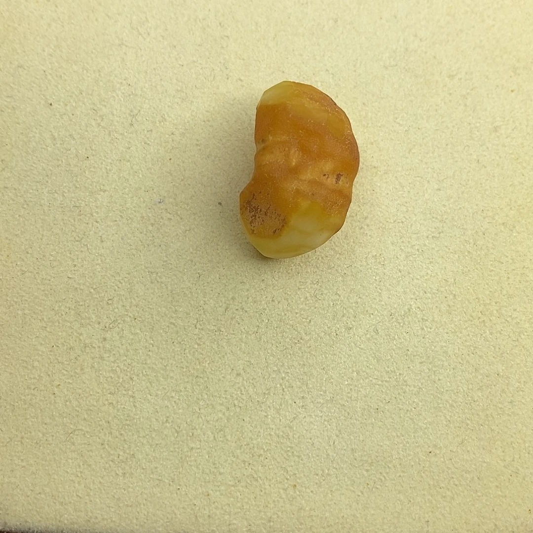 C***）定制蜜蜡未镶嵌梨