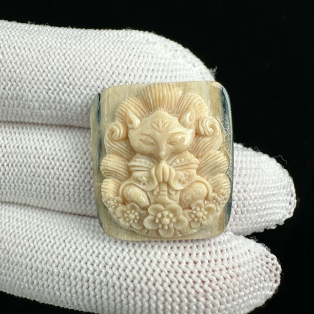 K5076天然猛犸牙 雕刻九尾狐牌21*24*7mm支持鉴定 假一罚四