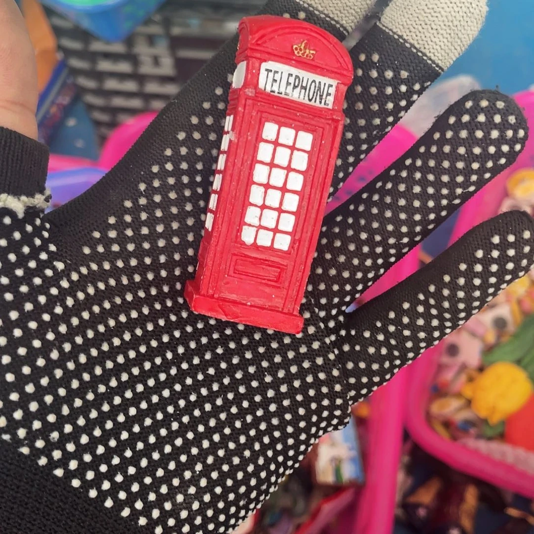 摆件冰箱贴贴。