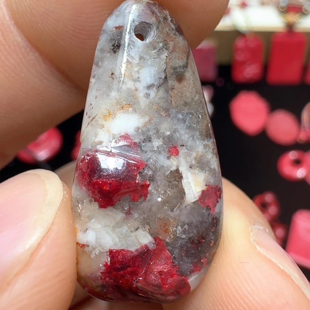 t***k天然辰砂天然朱砂原石吊坠