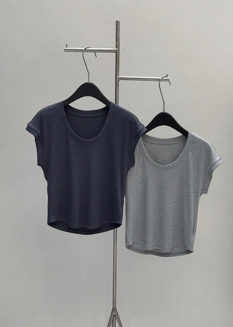 U领短袖显瘦上衣