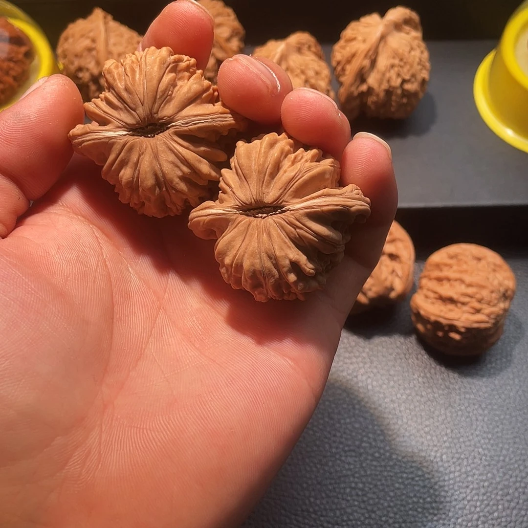 *****文玩核桃吊坠四座楼