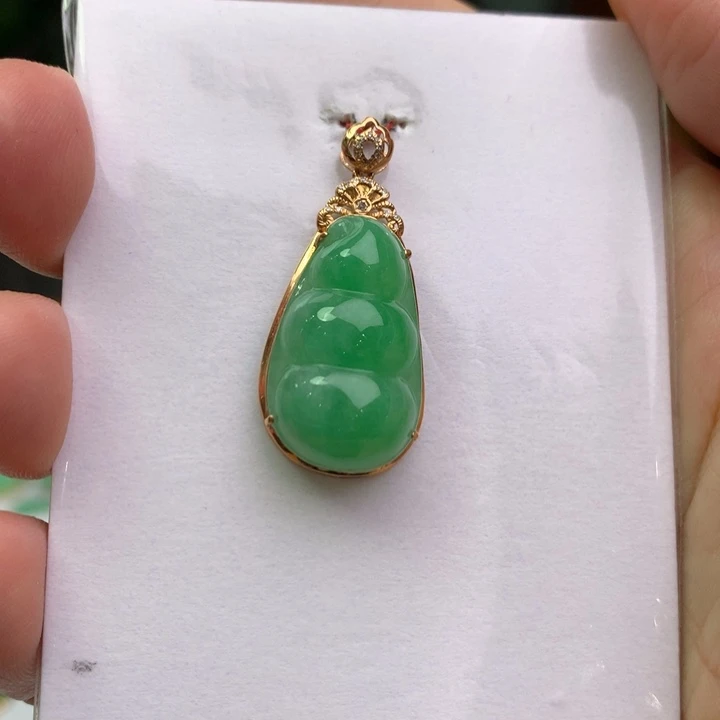 翡翠18K金镶嵌颈饰嘉*林翡翠吊坠