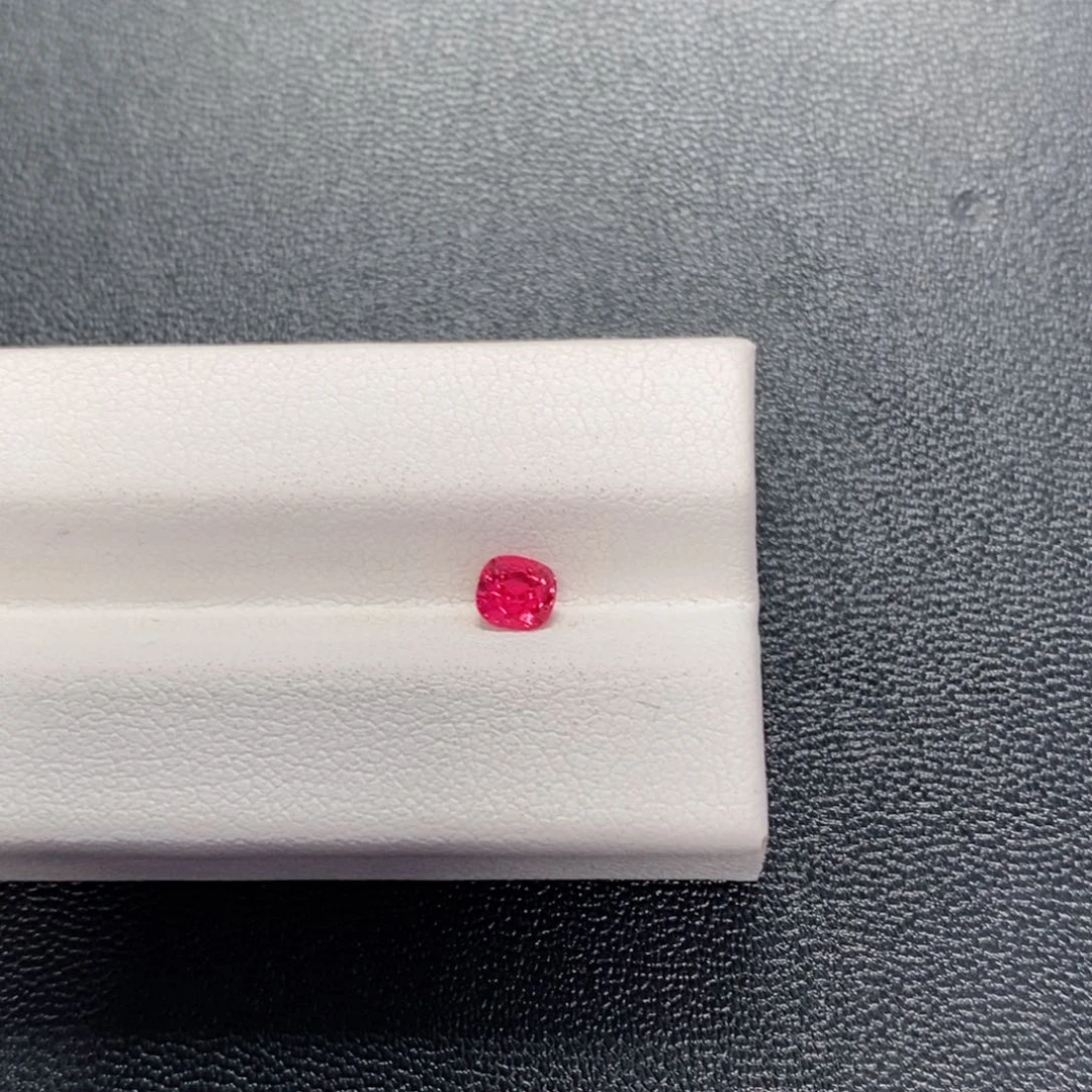 尖晶石裸石未镶嵌0.49曼辛绝地吉