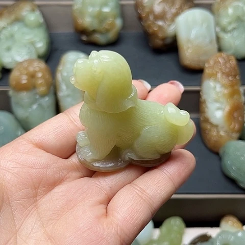 和田玉未镶嵌颈饰s**石