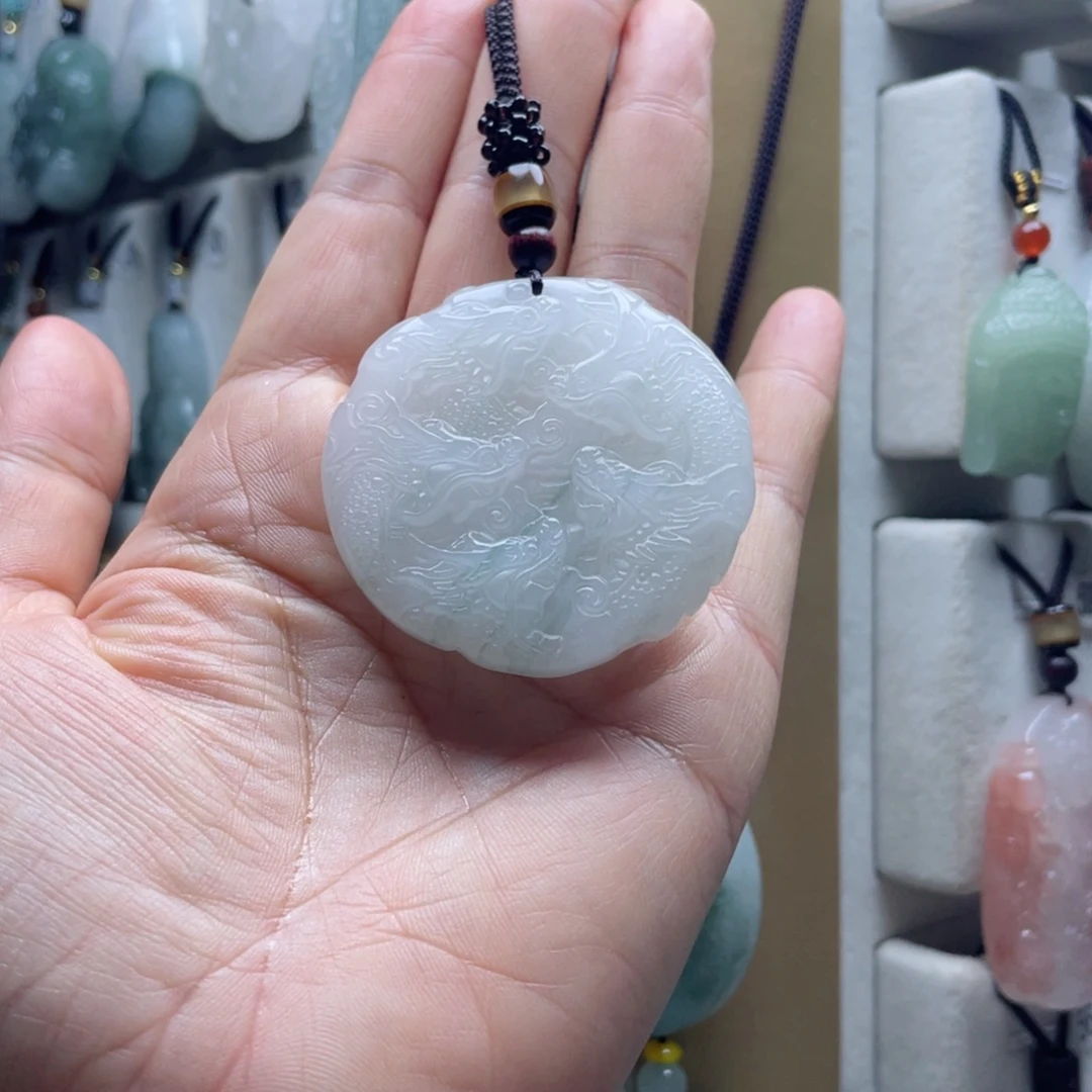 石英质玉未镶嵌颈饰