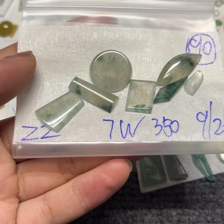 定制翡翠未镶嵌冰种飘花翡翠随行90号