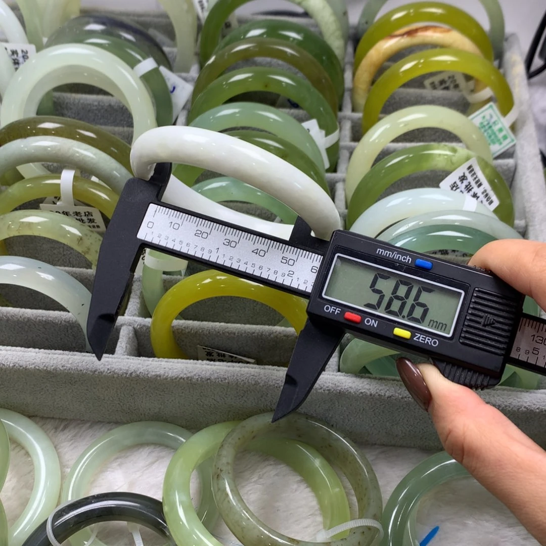 蛇纹石玉未镶嵌手镯348