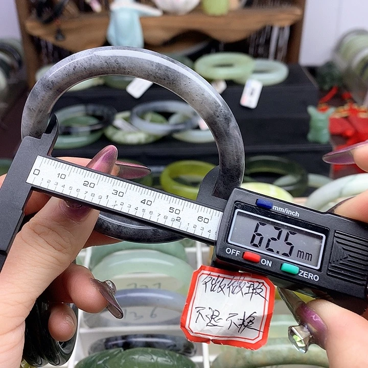 蛇纹石玉手镯未镶嵌恩*2124