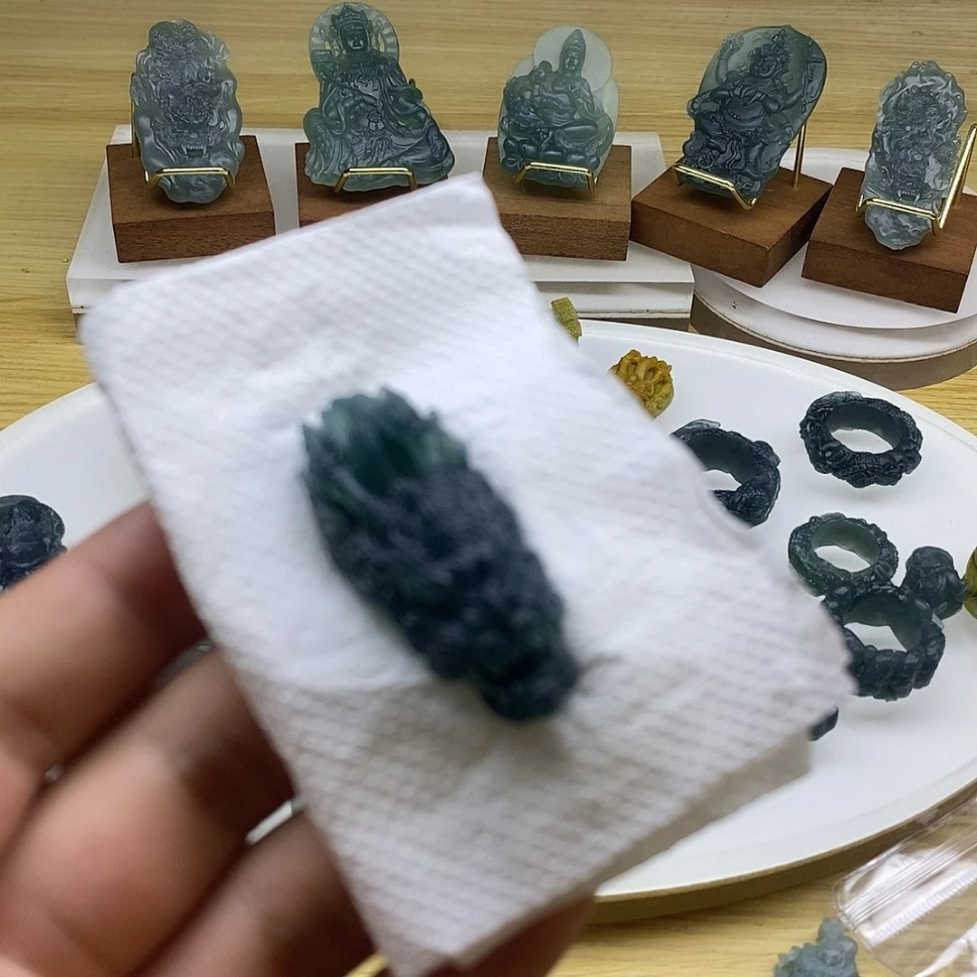 翡翠未镶嵌颈饰翡翠龙头