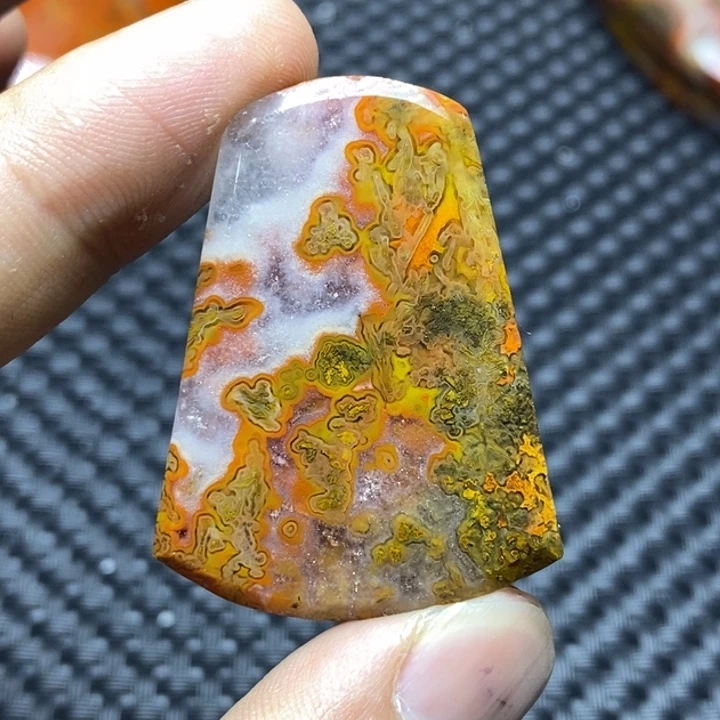 玛瑙/玉髓颈饰未镶嵌小**?