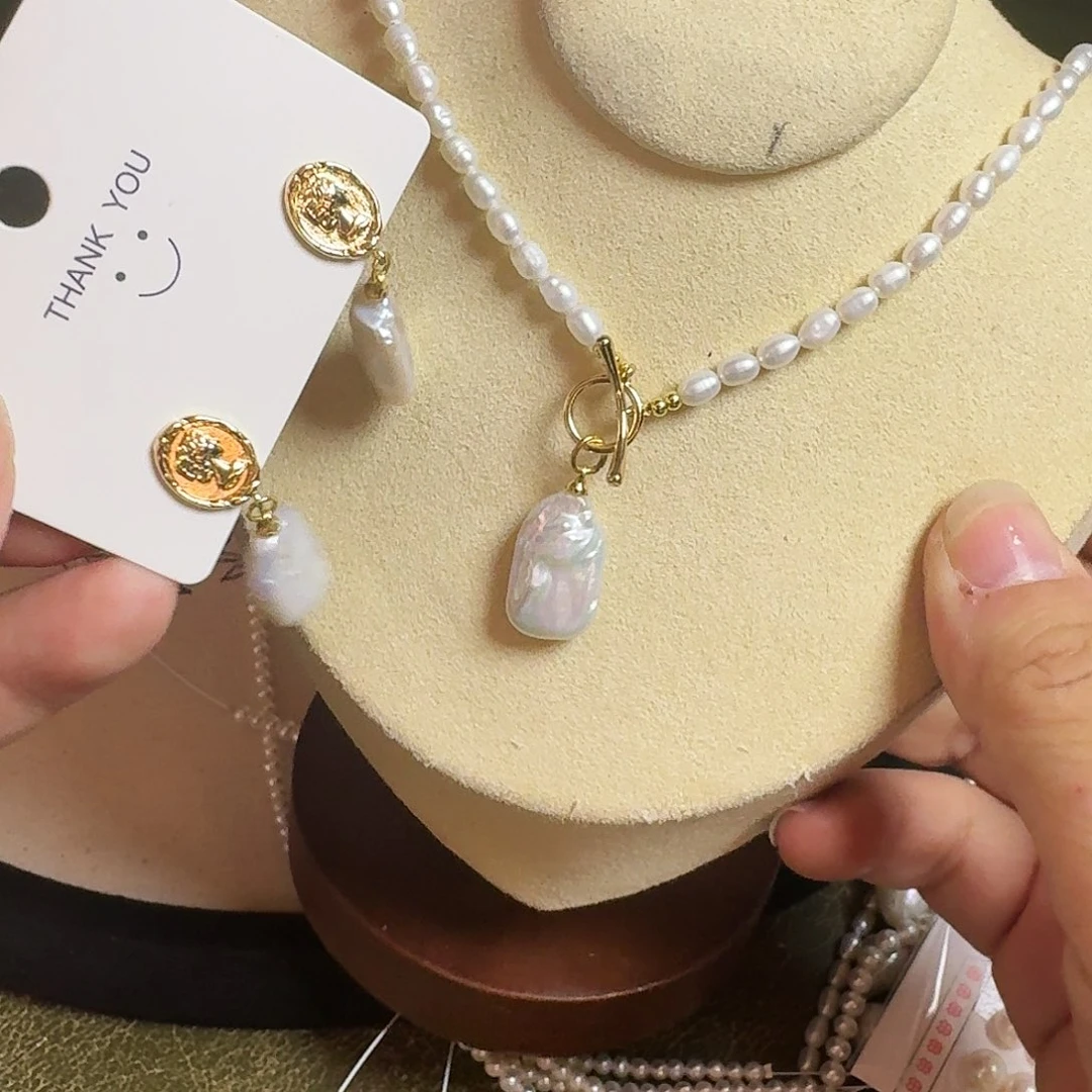 淡水珍珠颈饰合金淡水珍珠