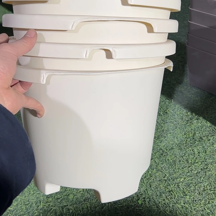 坏口一个大3个小点32外径24高白色4个盆