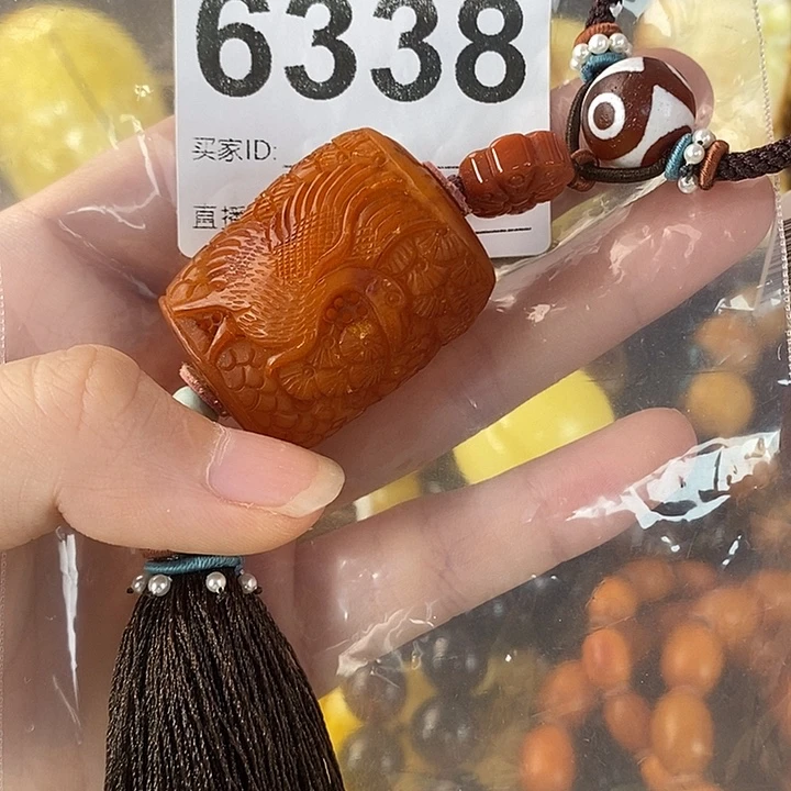 蜜蜡未镶嵌珠宝奇石