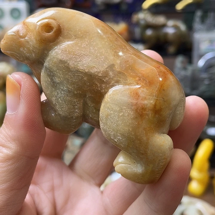虎***威和田玉（糖玉）未镶嵌颈饰