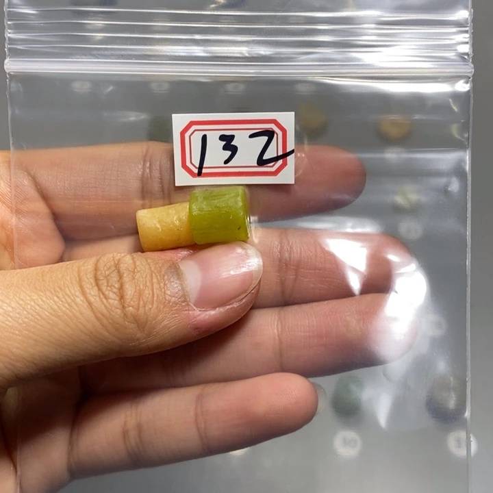 蛇纹石玉颈饰未镶嵌安*