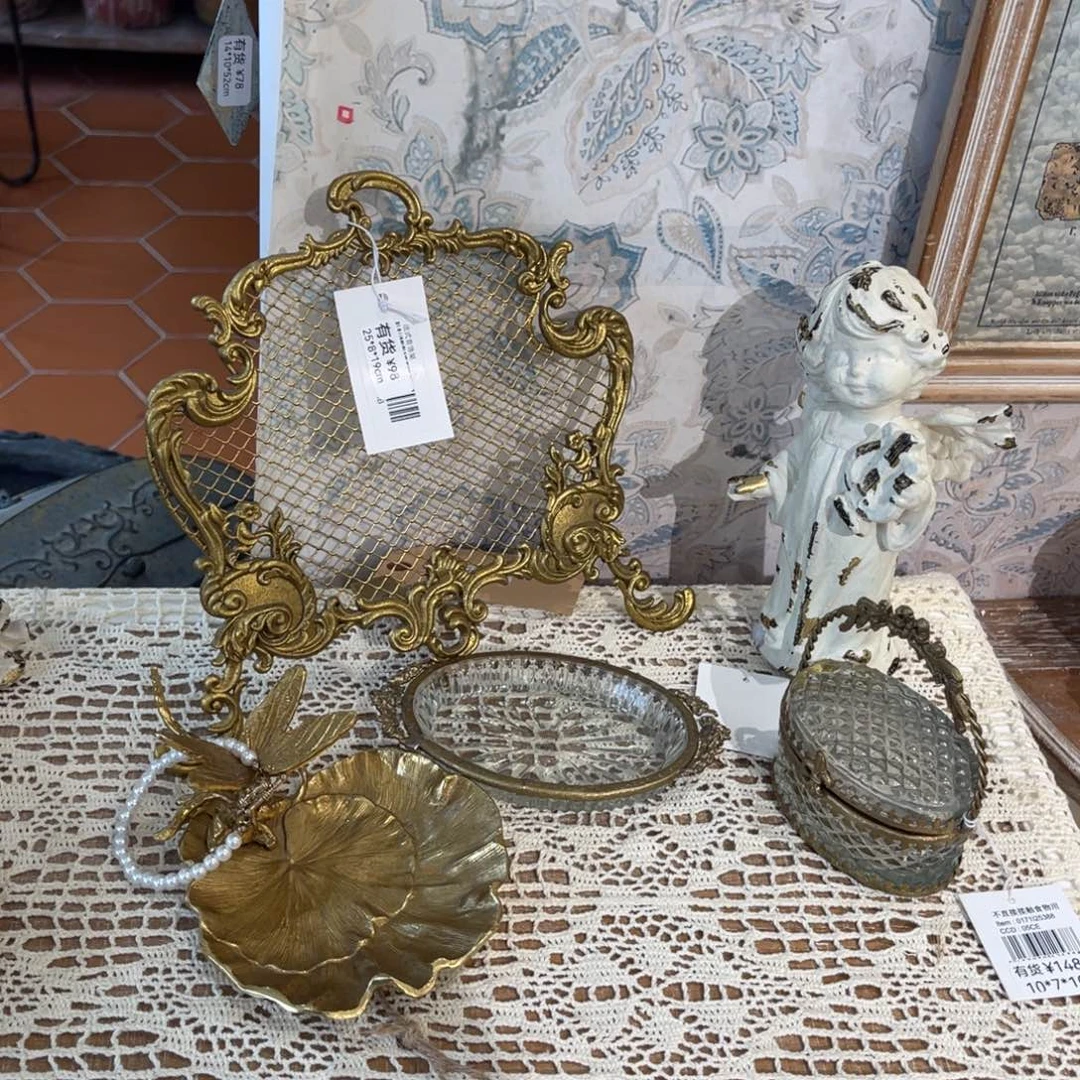 黄铜三个首饰架一个天使一个