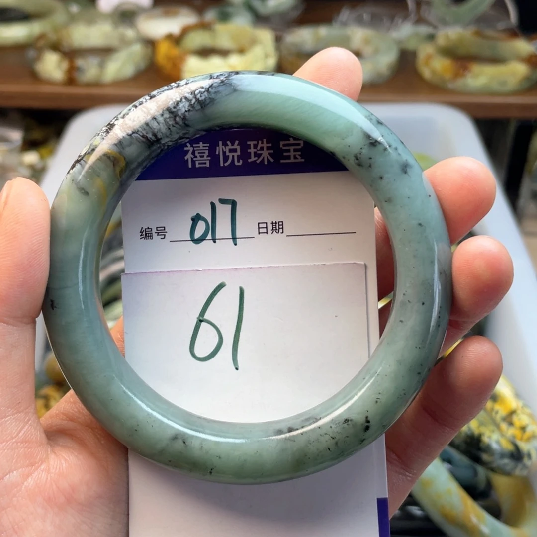 蛇纹石玉未镶嵌手镯糖*妞