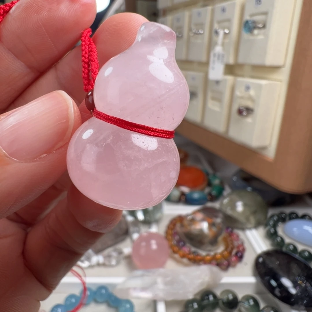 芙蓉石颈饰未镶嵌天然粉晶