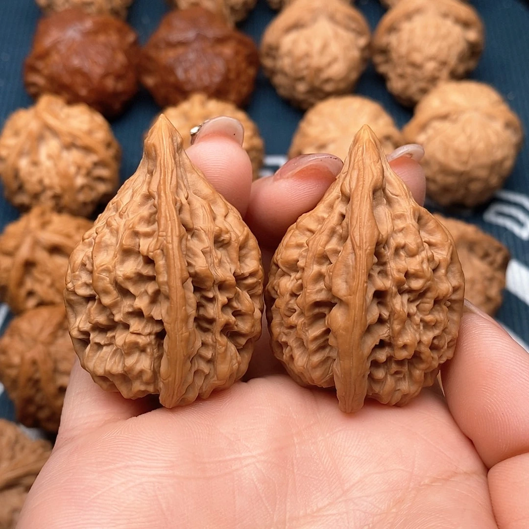 文玩核桃吊坠35红婴枪