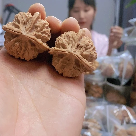 【闪购商品】把件文玩核桃38石门三棱
