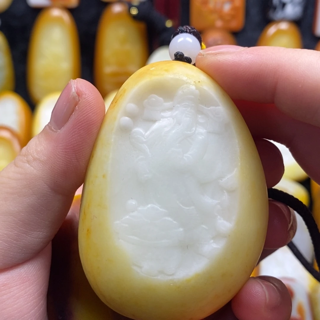 用***5和田玉未镶嵌颈饰