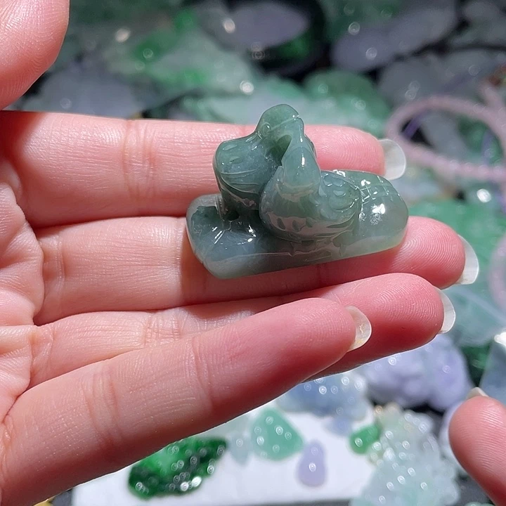 颈饰未镶嵌翡翠天