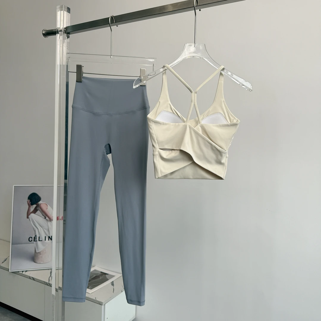 瑜伽服女2025新款夏季普拉提训练服专业跑步运动骑行健身服套装