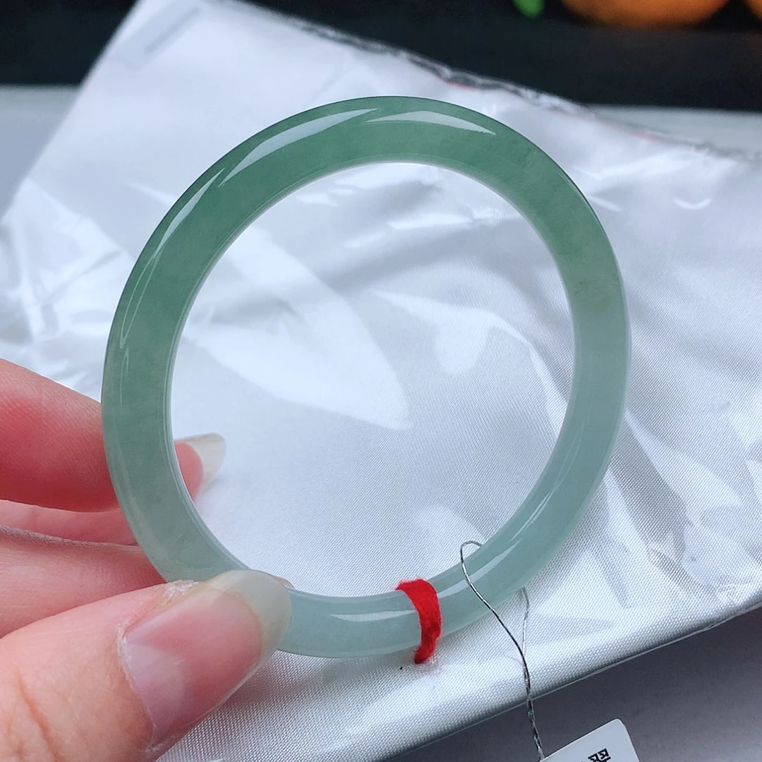 翡翠手镯未镶嵌53圆