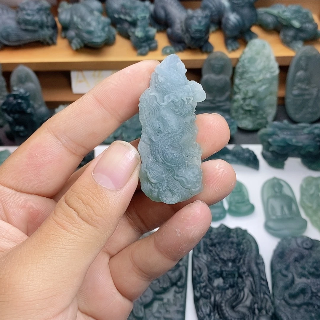 定制翡翠未镶嵌龙柱