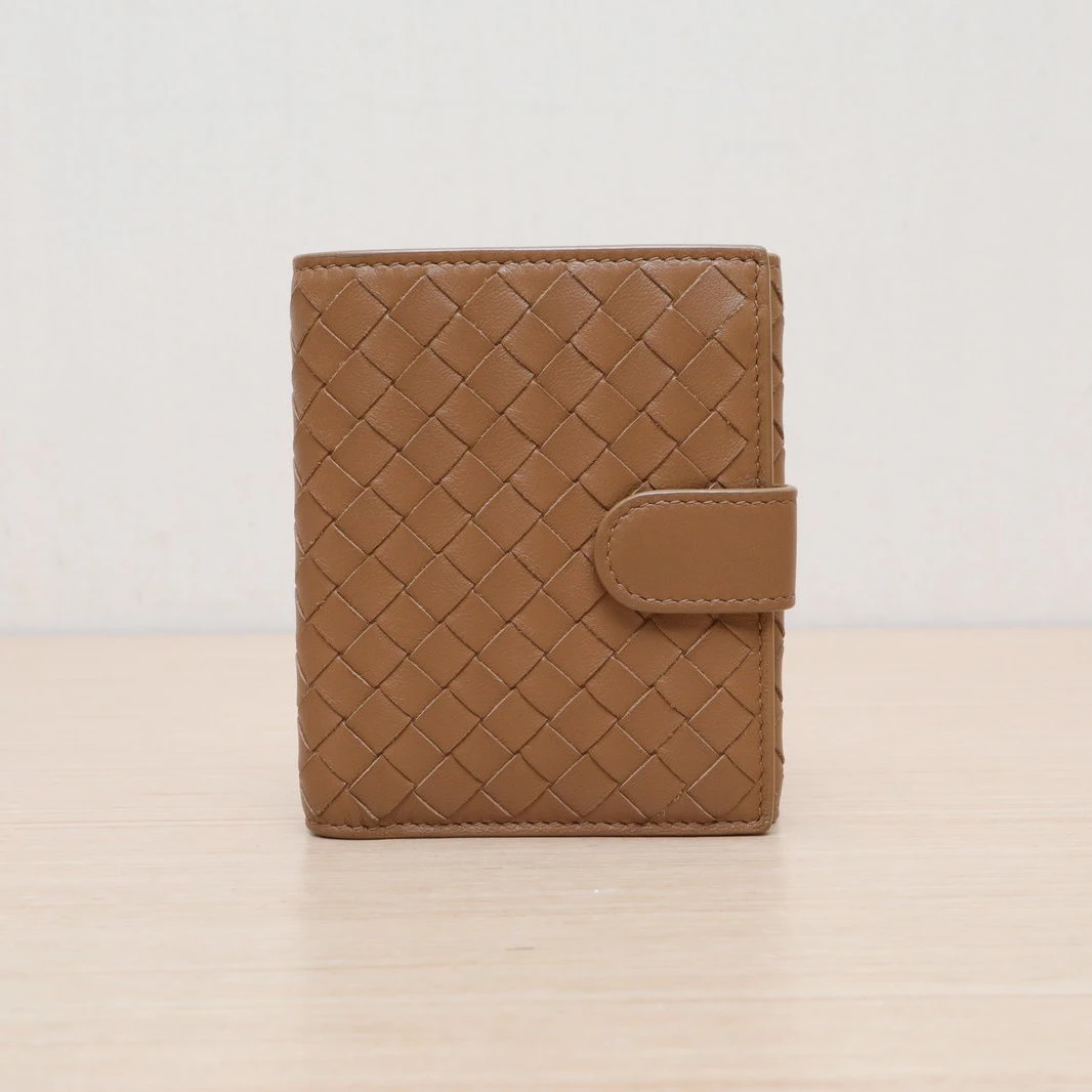 99新 BOTTEGA VENETA/葆蝶家 花花 棕色 皮革S 短款钱包 经典编织