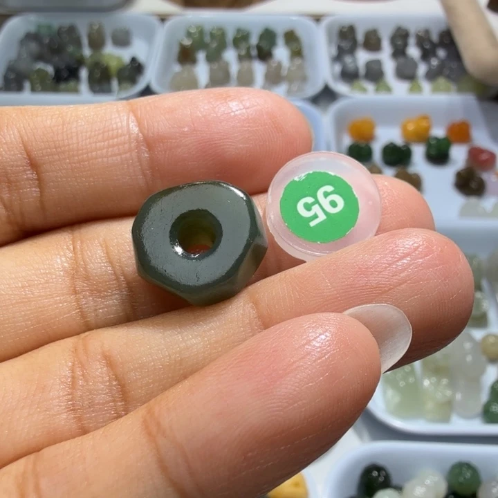 未镶嵌和田玉珠宝半成品