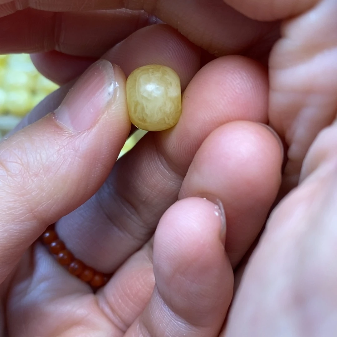 琥珀未镶嵌裸石原矿蜜蜡配珠