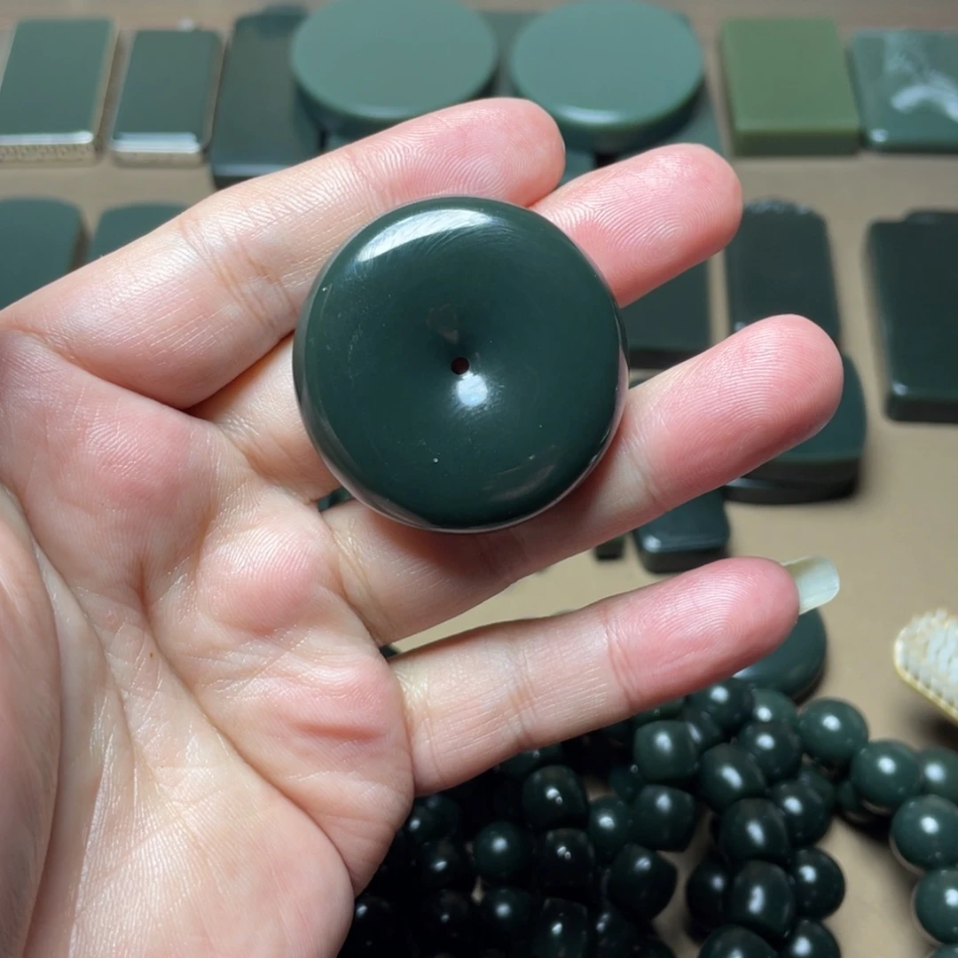 和田玉颈饰未镶嵌马**功