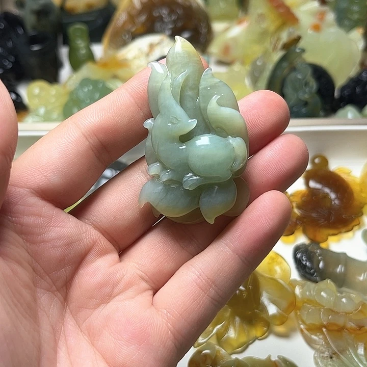 未镶嵌蛇纹石玉颈饰